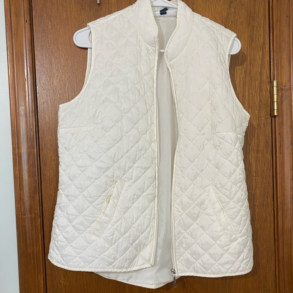 Quilted Ivory Sleeveless Zip Vest